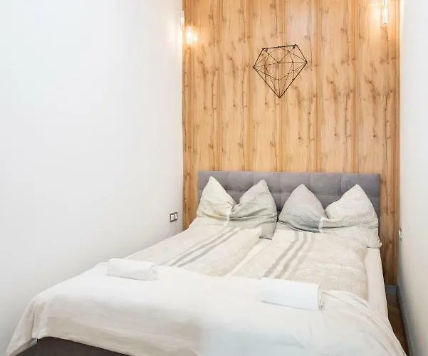 Modern 2 Bedroom With Free Airport Transfer Budapeste