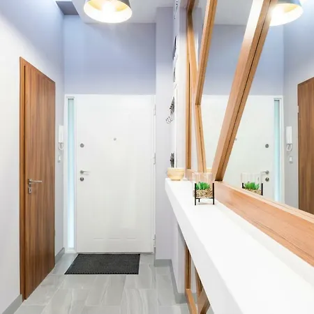 Apartament Modern 2 Bedroom With Free Airport Transfer