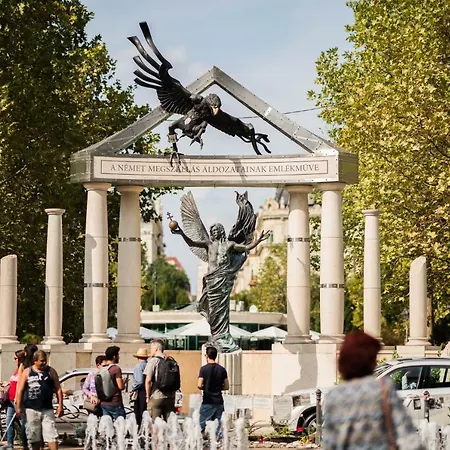 Modern 2 Bedroom With Free Airport Transfer Budapeszt