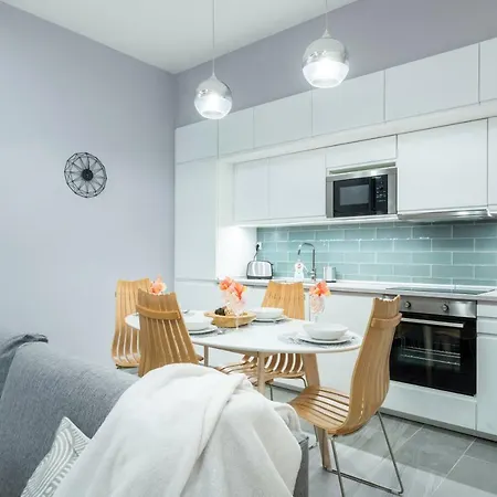 Modern 2 Bedroom With Free Airport Transfer * Budapeszt