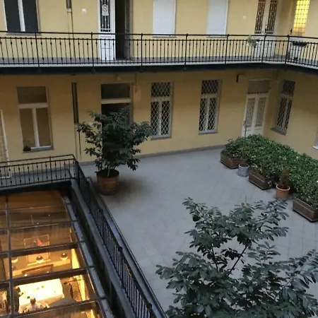 Modern 2 Bedroom With Free Airport Transfer Budapeszt