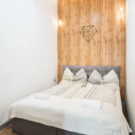 Modern 2 Bedroom With Free Airport Transfer Budapeszt