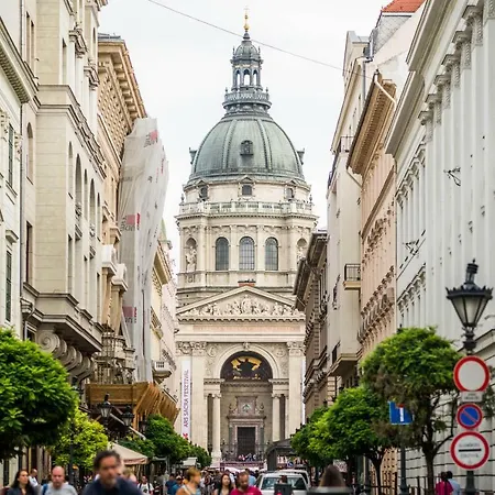 Modern 2 Bedroom With Free Airport Transfer * Budapeszt