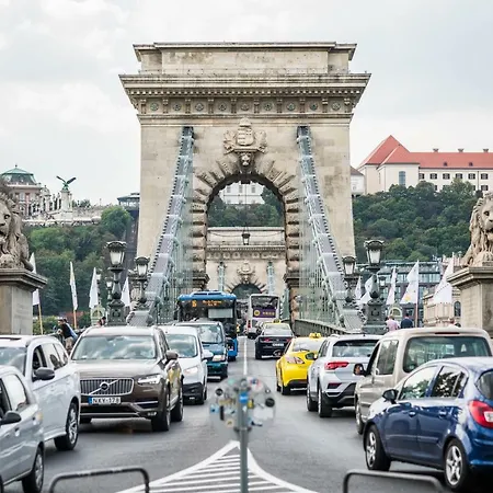 Modern 2 Bedroom With Free Airport Transfer * Budapeszt