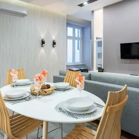 Modern 2 Bedroom With Free Airport Transfer Apartament *