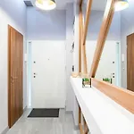아파트 Modern 2 Bedroom With Free Airport Transfer