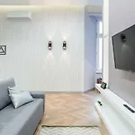 Modern 2 Bedroom With Free Airport Transfer * 부다페스트