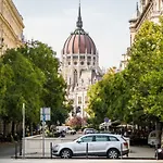 Modern 2 Bedroom With Free Airport Transfer 부다페스트