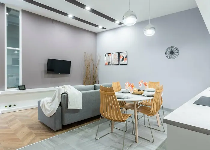 Modern 2 Bedroom With Free Airport Transfer Apartament Budapesta