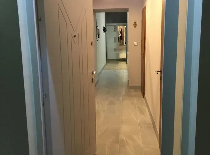 Апартаменты Modern 2 Bedroom With Free Airport Transfer Будапешт